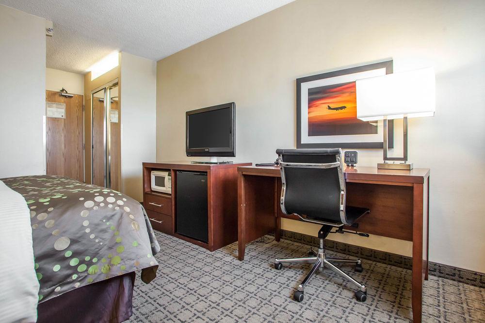Four Points By Sheraton Milwaukee Airport Екстер'єр фото