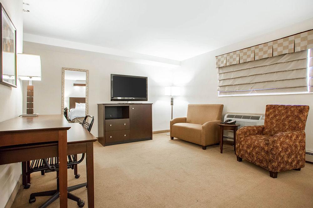 Four Points By Sheraton Milwaukee Airport Екстер'єр фото