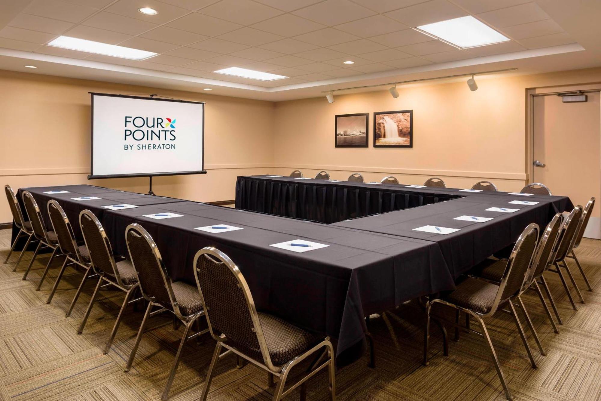 Four Points By Sheraton Milwaukee Airport Екстер'єр фото