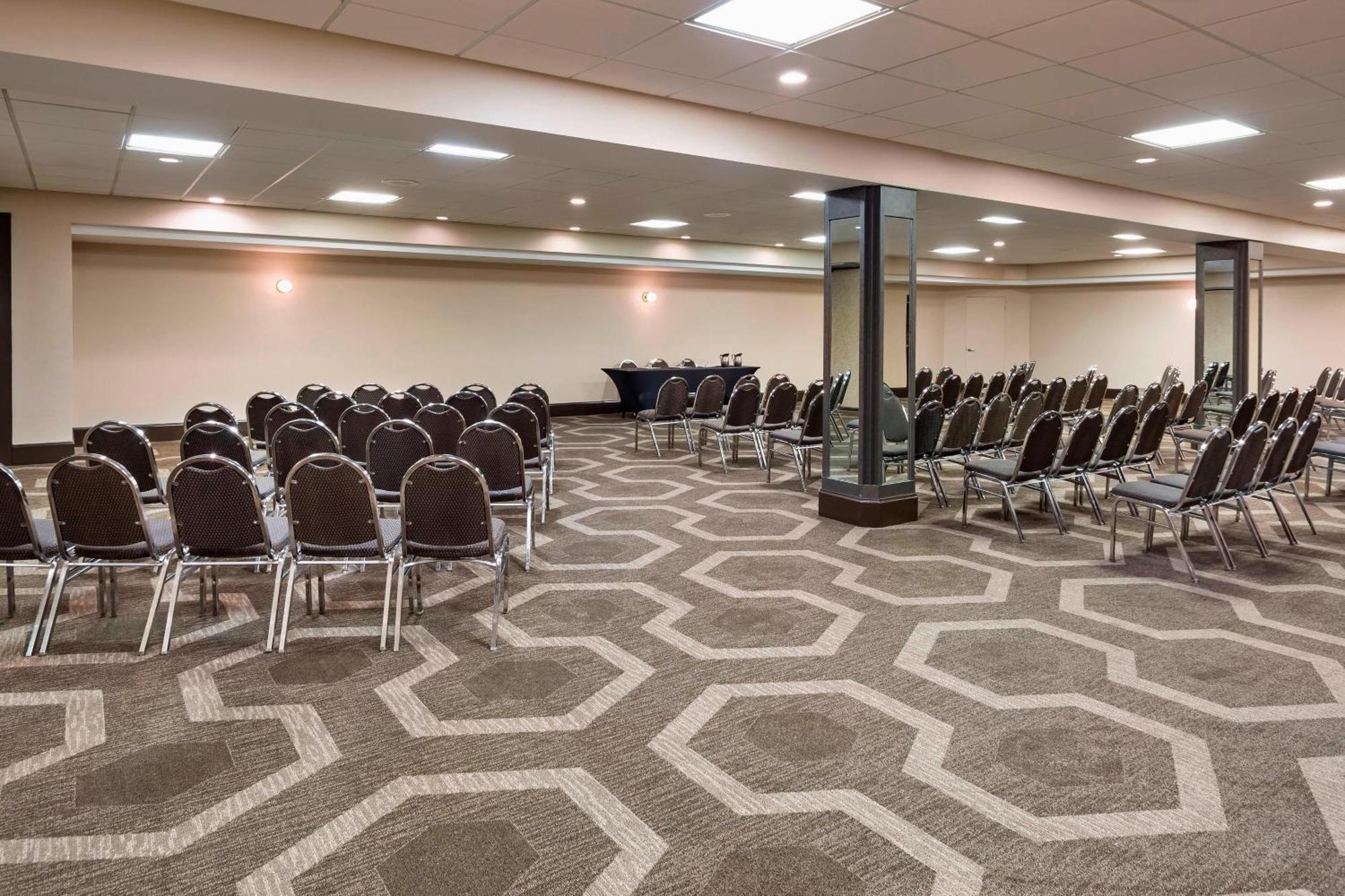 Four Points By Sheraton Milwaukee Airport Екстер'єр фото