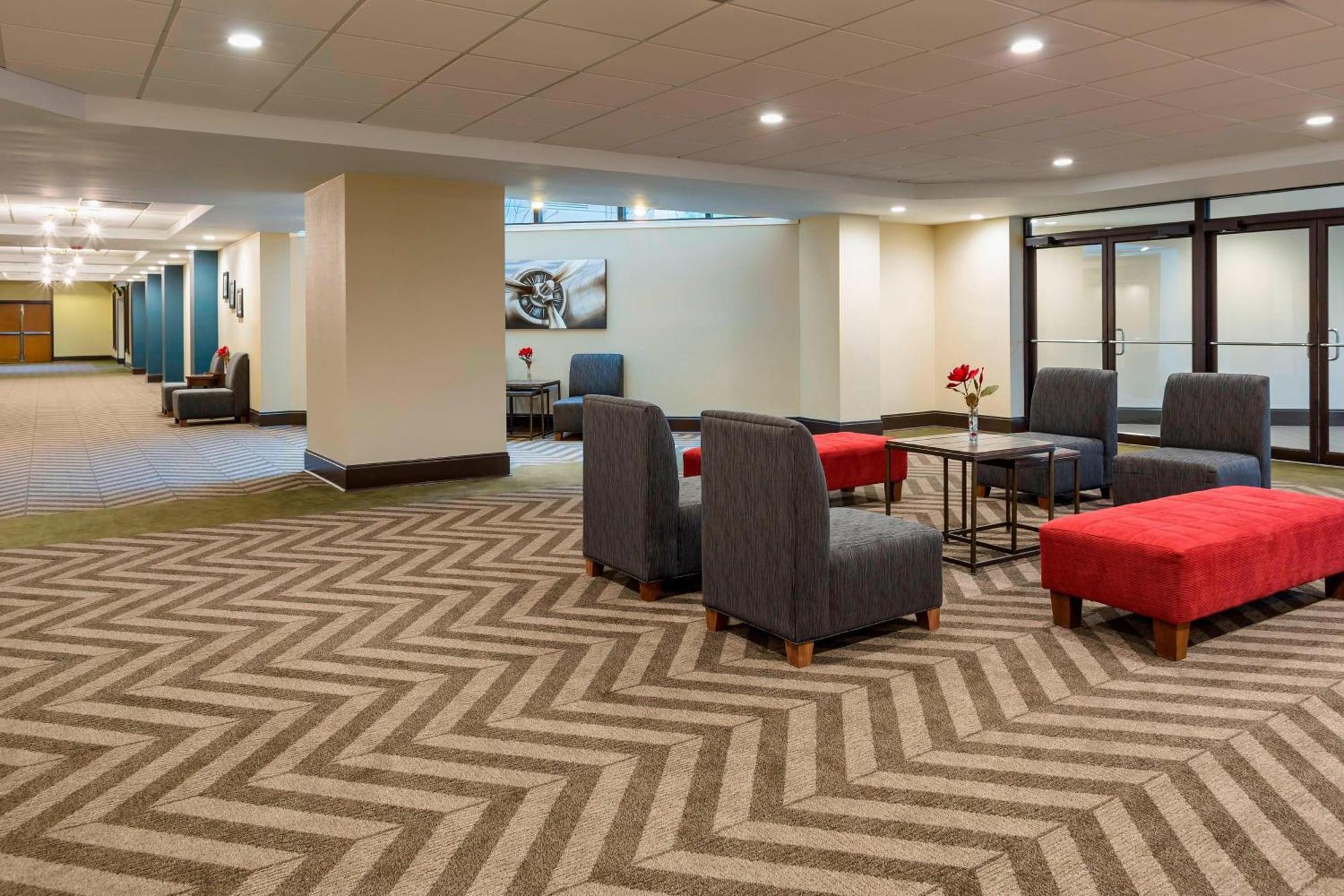 Four Points By Sheraton Milwaukee Airport Екстер'єр фото