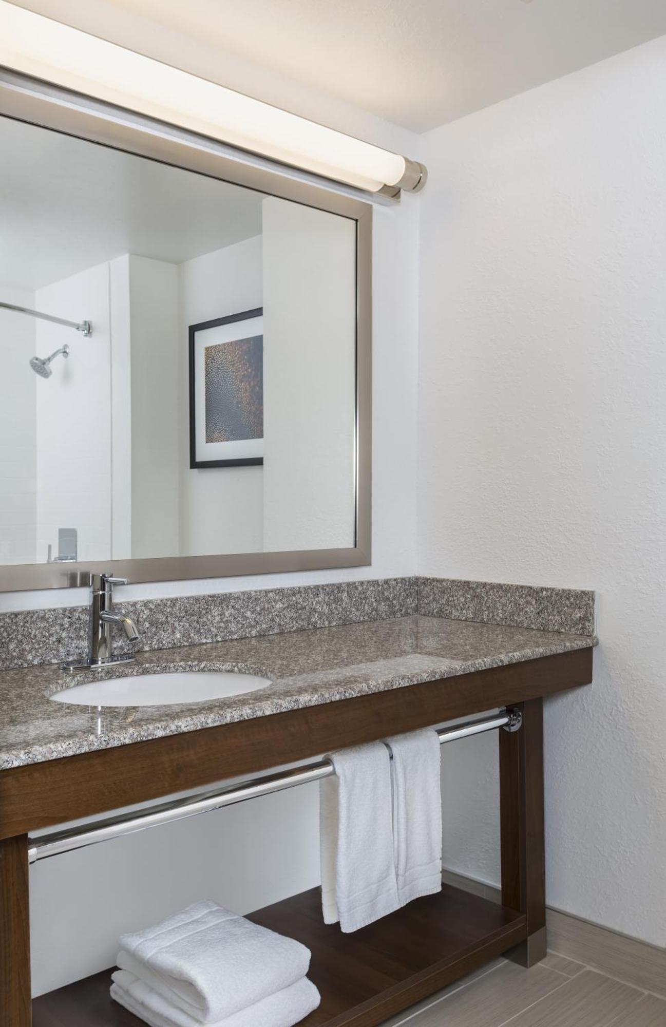 Four Points By Sheraton Milwaukee Airport Екстер'єр фото